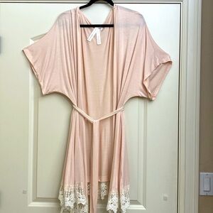 Plum Pretty Sugar Womens Knee Length Robe Size M/L soft pink Lace Romantic